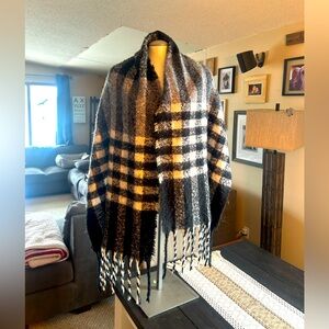 Plaid black and white blanket, scarf